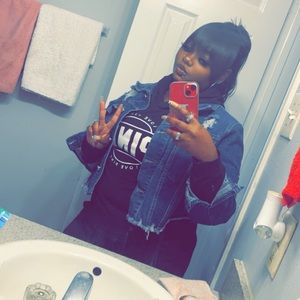 Meet your Posher, Daisyuril